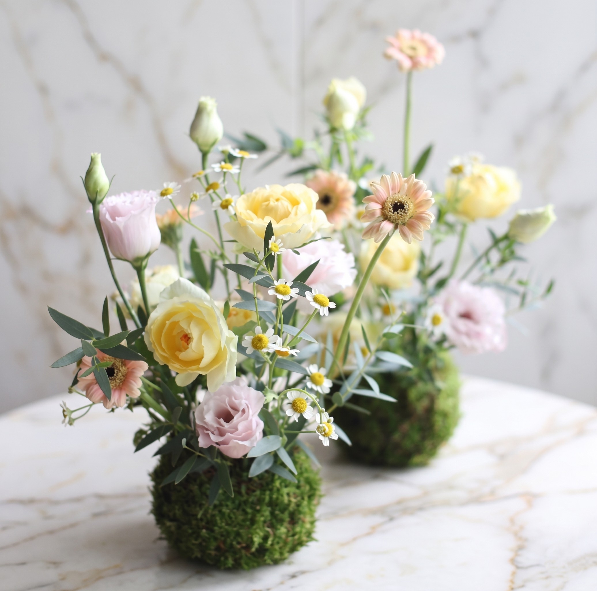 green ball flower table arrangement